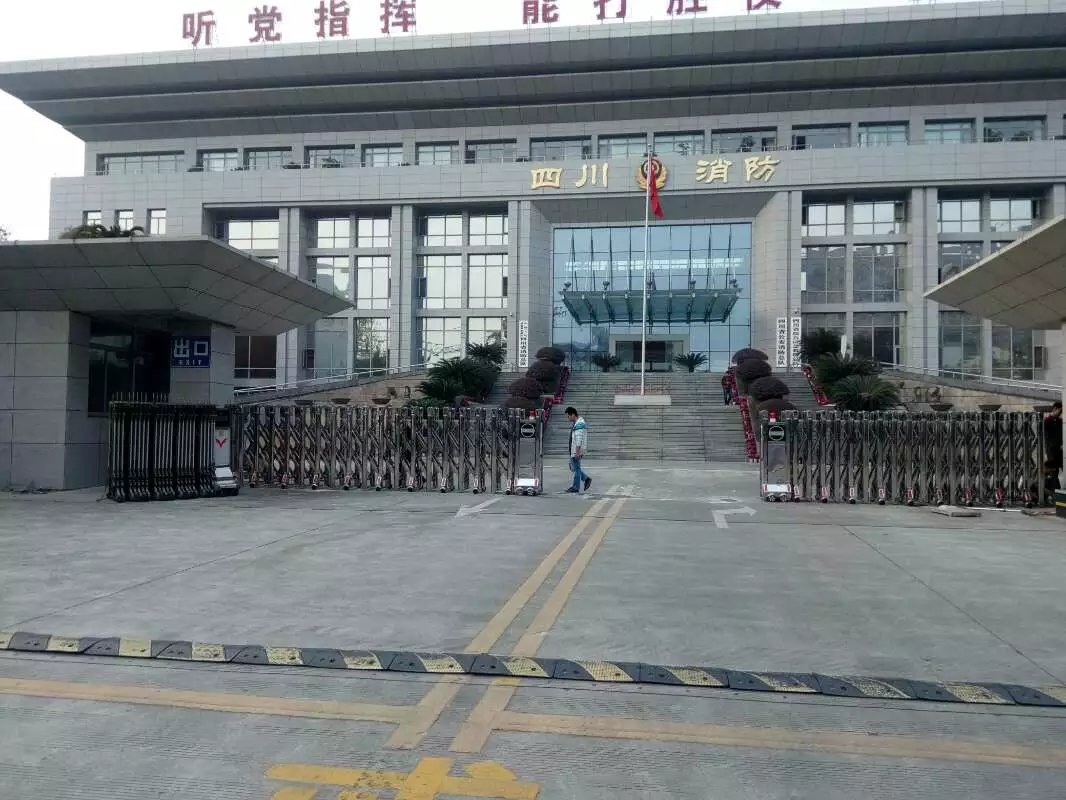邳州市邳州市四川消防总队伸缩门